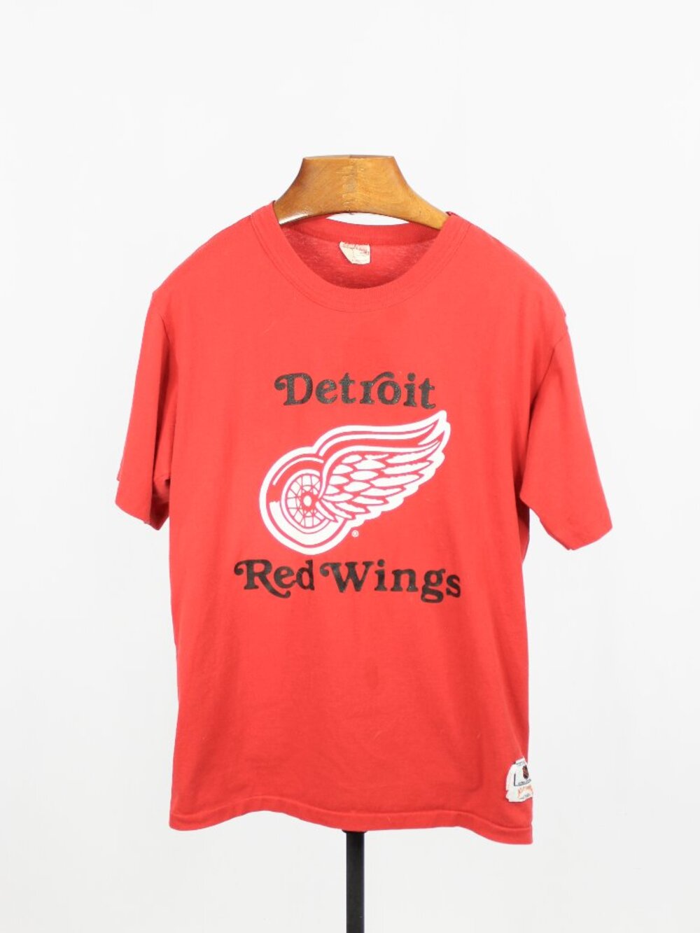 Vintage Nutmeg Mills DETROIT RED WINGS Red Poly Cotton Jersey T-Shirt, Size L